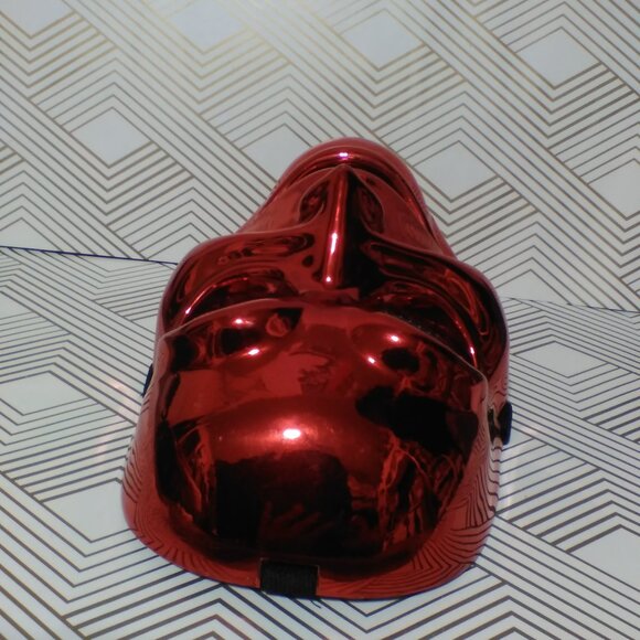 Halloween más in red face - Picture 2 of 4